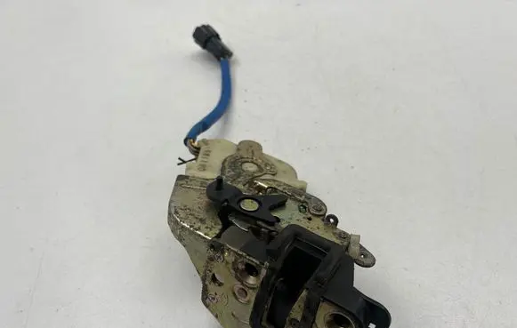 KIA Sorento Rear door lock