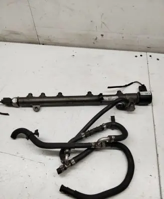 Mercedes-Benz C W204 Fuel main line pipe A6460700395 R9144Z142A