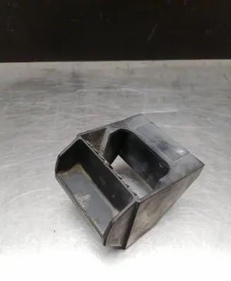 BMW 5 E60 E61 Radiator mount bracket 7519271