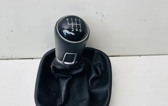 Volkswagen Touran II Gear lever shifter trim leather/knob 1T0711456