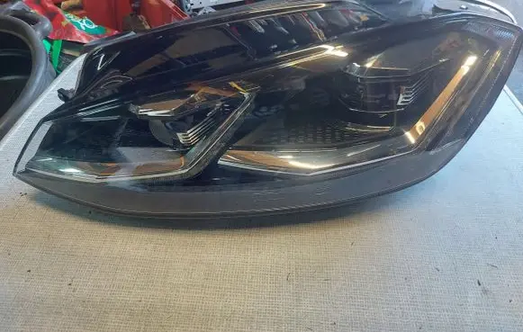 Volkswagen Golf VII Headlight/headlamp 5G1941081