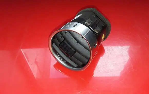 Seat Exeo (3R) Dash center air vent grill 3R0820951