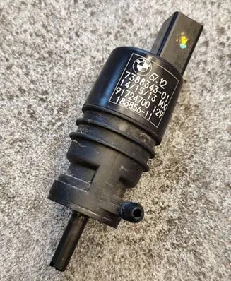 BMW X3 F25 Windscreen/windshield washer pump 7388343 67127388343