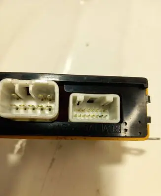 Lexus RX 330 - 350 - 400H Wing mirror control module 8943048030 615139000