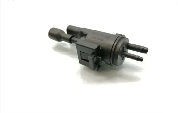 Mercedes-Benz A W176 Valve vacuum 0025407097