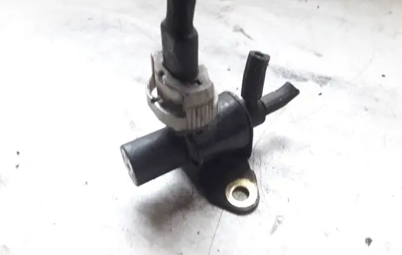 Volvo S40, V40 Vacuum valve 
