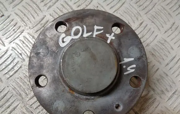 Volkswagen Golf Plus Rear wheel hub