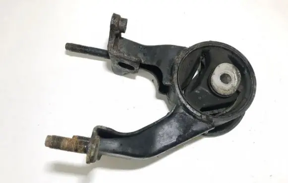 Toyota Avensis T250 Engine mount bracket