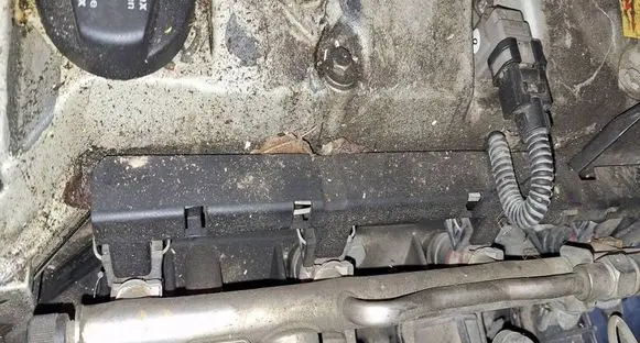 Mercedes-Benz C W203 Fuel main line pipe 