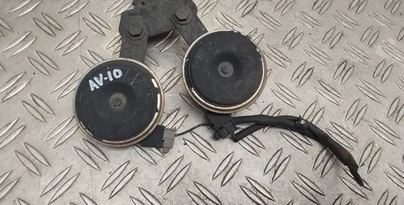 Toyota Avensis T270 Horn signal 8650005011