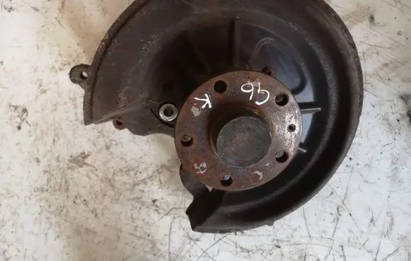 Volkswagen Golf VI Rear wheel hub