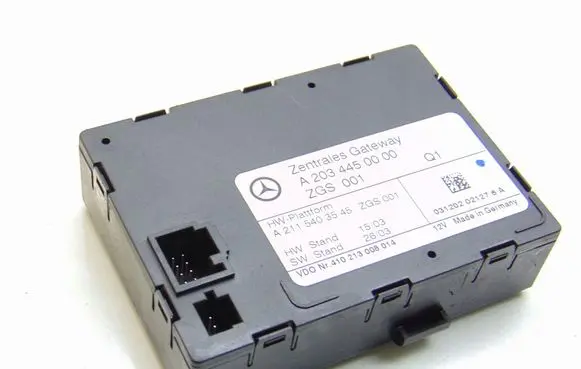 Mercedes-Benz C W203 Gateway control module A2034450000