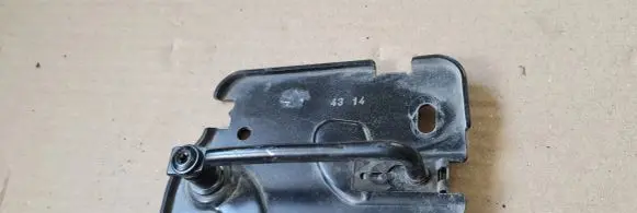 Audi A3 S3 8V Engine bonnet/hood lock/latch loop/hook 8V0823185B