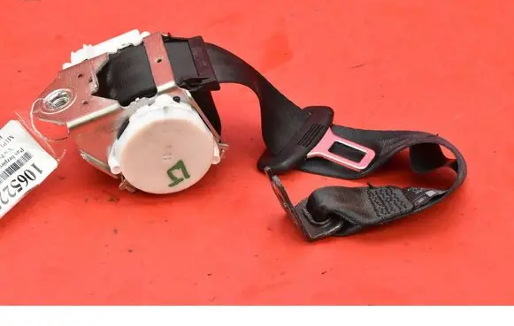 Volkswagen PASSAT B6 Front seatbelt 3C9857805J