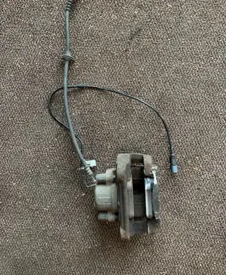 BMW X3 F25 Front brake caliper 6854127