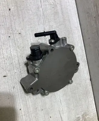 Ford Focus Vacuum pump H6BG2A451AC