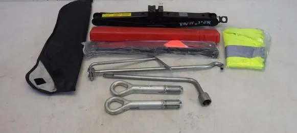 Toyota RAV 4 (XA30) Tool set 09111-0W110