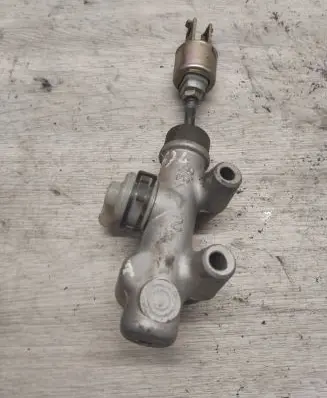 Toyota Previa (XR30, XR40) II Clutch master cylinder 31454-14010