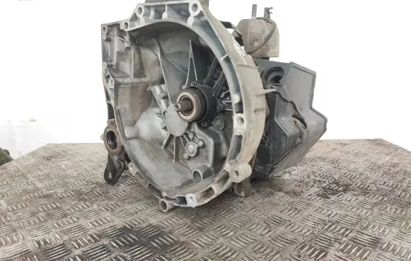 Ford Transit Courier Manual 5 speed gearbox ET7R7002ABG 2N1R7F096EB T6TA1