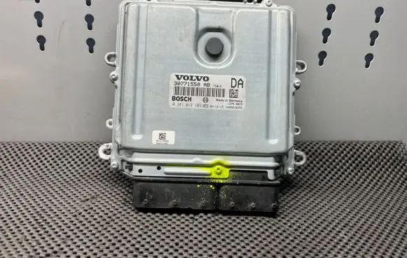 Volvo C70 Engine control unit/module 30771550 30771550AB