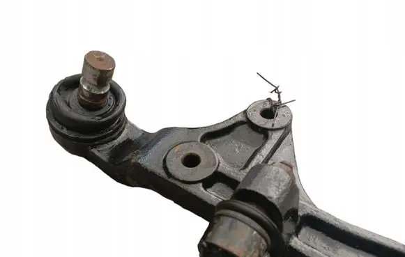 KIA Carnival Front upper control arm/wishbone 