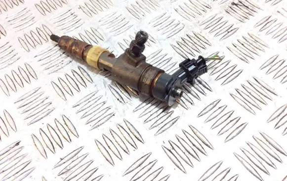 Ford Focus Fuel injector CV6Q9F593AA 0445110489