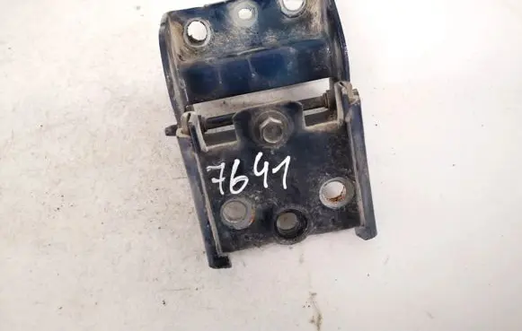 Chrysler Voyager Rear door lower hinge