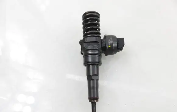 Audi A4 S4 B6 8E 8H Fuel injector 0414720216 038130073BA