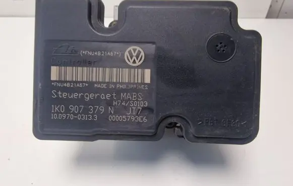 Volkswagen Golf V ABS Pump 1K0907379N 1K0614117F