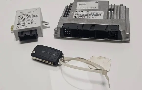BMW 3 E46 Engine ECU kit and lock set 7508292 26RT5524 0261209007