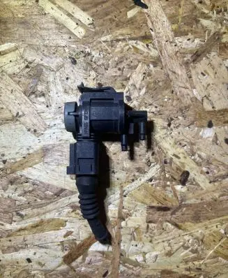 Volkswagen PASSAT B6 Turbo solenoid valve 1J0906283C