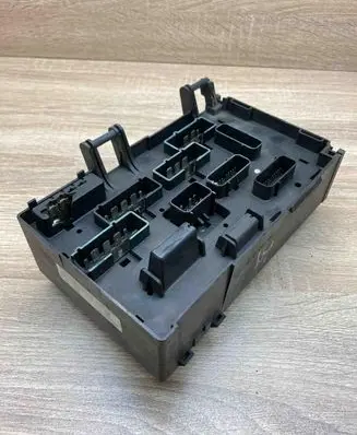 Chrysler 300 - 300C Fuse module 05269988AA