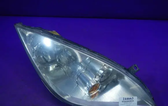 Mitsubishi Colt Headlight/headlamp 0301208202