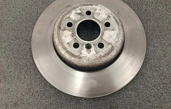 BMW 5 G30 G31 Front brake disc 6860909