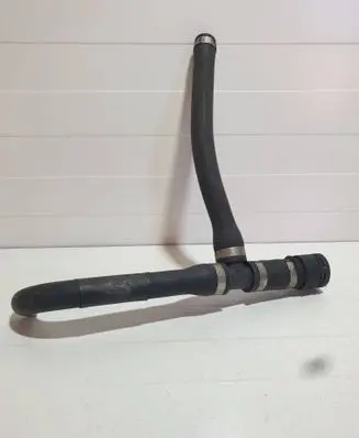 Engine coolant pipe/hose