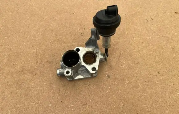Mercedes-Benz ML AMG W164 Throttle valve a6421401463 1463