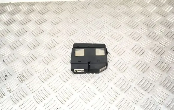 Toyota Avensis T250 Windscreen/window heater switch 8479005130 MS363100280 06W36E