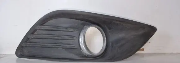 Ford Focus Front bumper lower grill 8M51R19952A