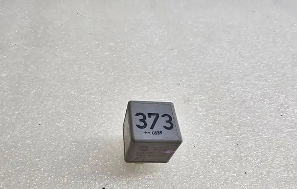 Volkswagen Golf VI Other relay 8D0951253A V23134B52X301 A66GF2