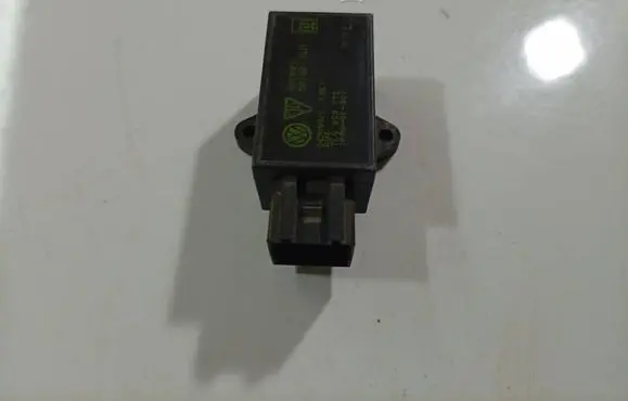 Volkswagen Golf V Other relay 7L0959772