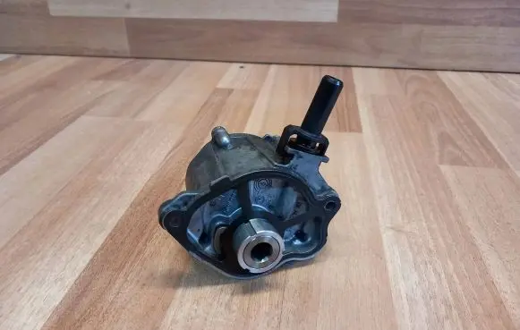 Mercedes-Benz C W204 Vacuum pump A6512300165 GD01497 ENAC46000