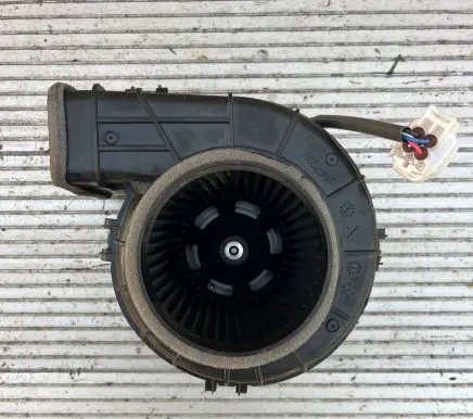 Lexus ES VII XZ10 Hybrid/electric vehicle battery fan G923033050 923033050