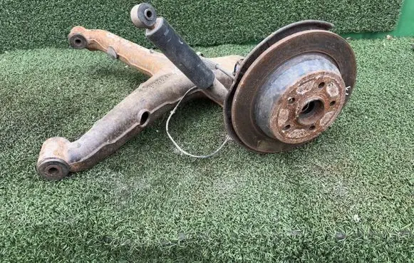 Mercedes-Benz Vito Viano W639 Rear wheel hub spindle/knuckle 6393503105 6393508805