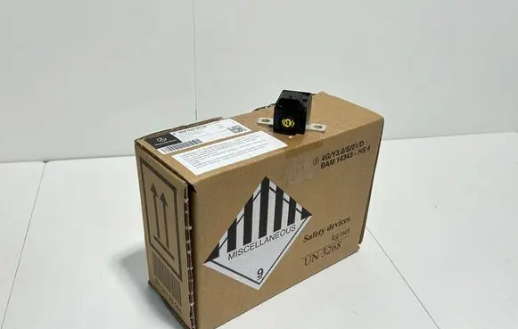 Mercedes-Benz CLA C118 X118 Battery relay fuse A0009822904 39194
