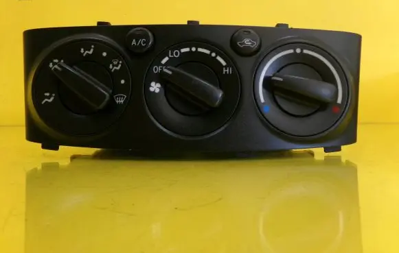 Toyota Avensis T250 Climate control unit MB146570-0753 55900-05120