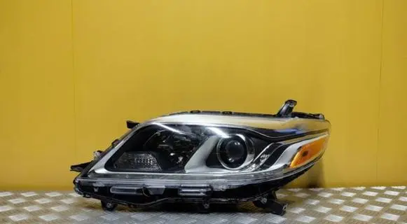 Toyota Sienna XL30 III Headlight/headlamp TOYOTA-SIENNA 2152