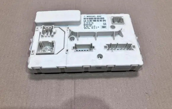 Mercedes-Benz E C207 W207 Convertible roof control unit A0002703352