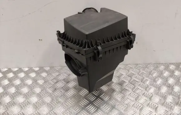 Ford Galaxy Air filter box DS739643KA