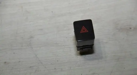 Nissan Note (E12) Hazard light switch