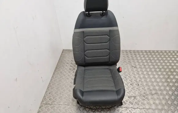 Citroen C4 III e-C4 Front passenger seat 